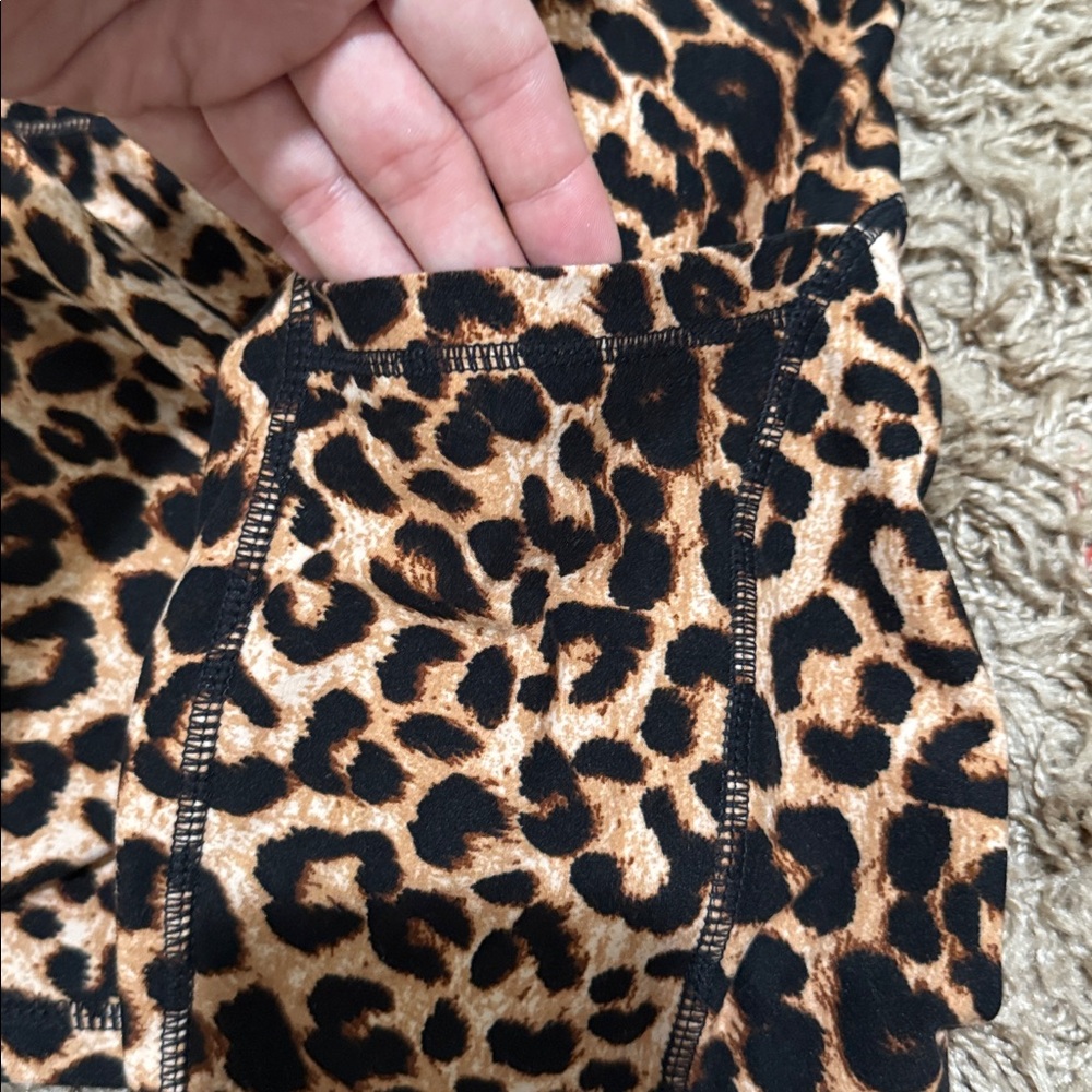 Leopard Work Out Shorts - Picture 3 of 3